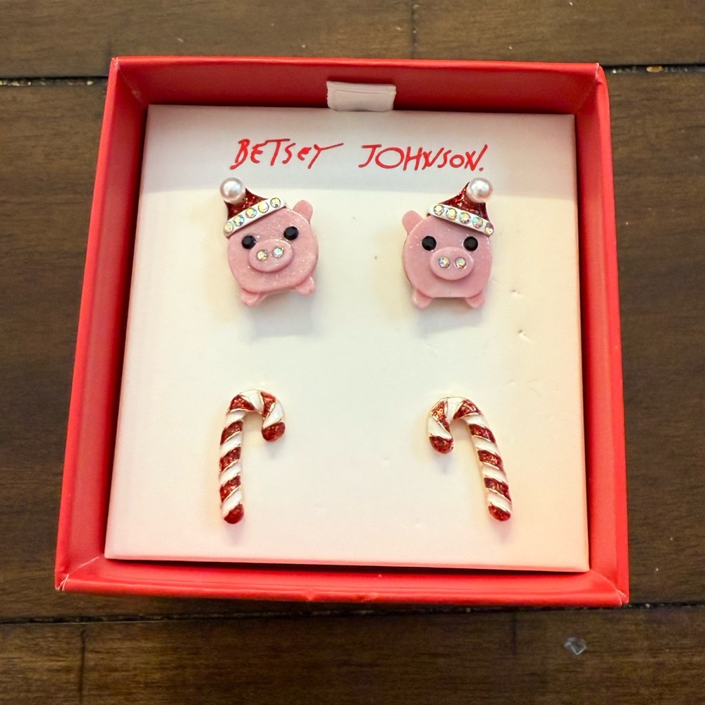 Betsey Johnson 2 Pair Stud Earring Set Candy Cane & Santa Pig NIB